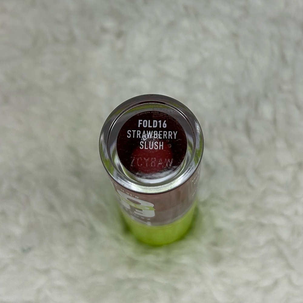 NYX Chillz Cooling Lip Oil Strawberry Slush NEW - Picture 3 of 3